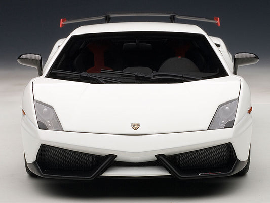 AUTOart scale 1:18 item 74693 Performance Collection Lamborghini Gallardo LP570-4 Supertrofeo Stradale 2011