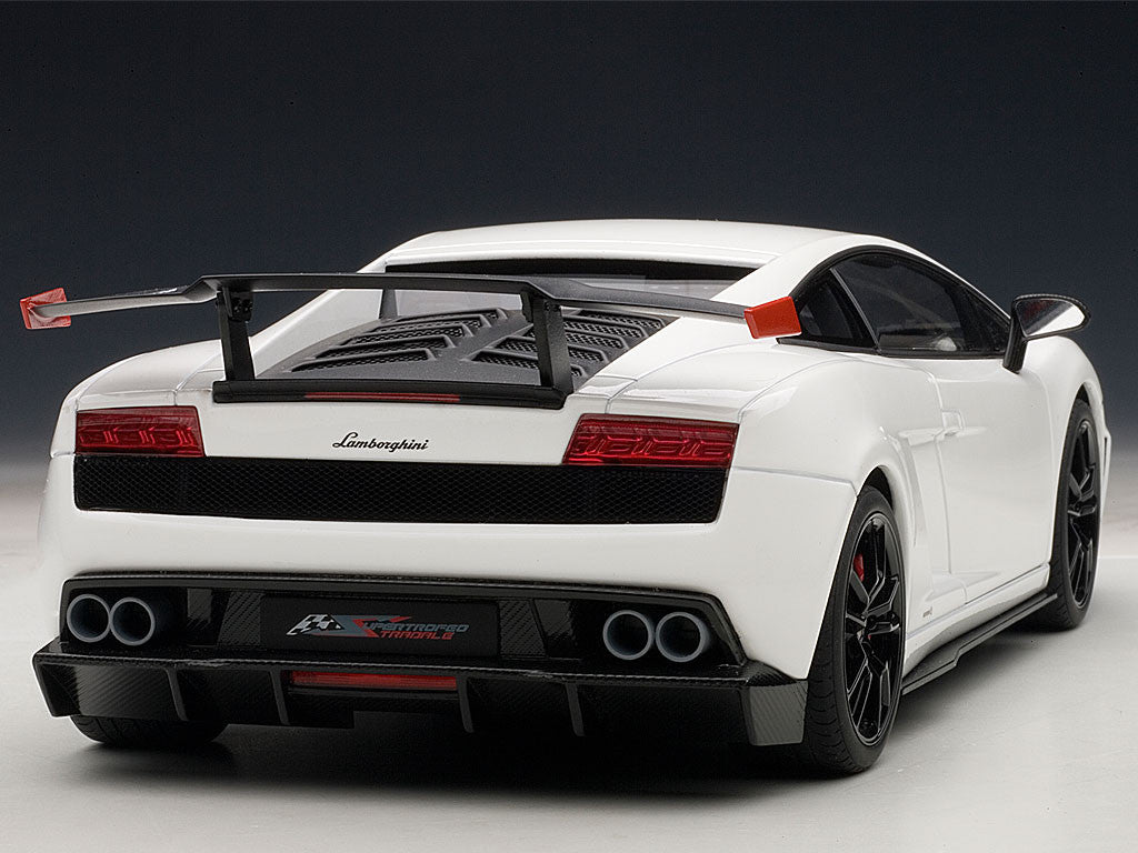 AUTOart scale 1:18 item 74693 Performance Collection Lamborghini Gallardo LP570-4 Supertrofeo Stradale 2011
