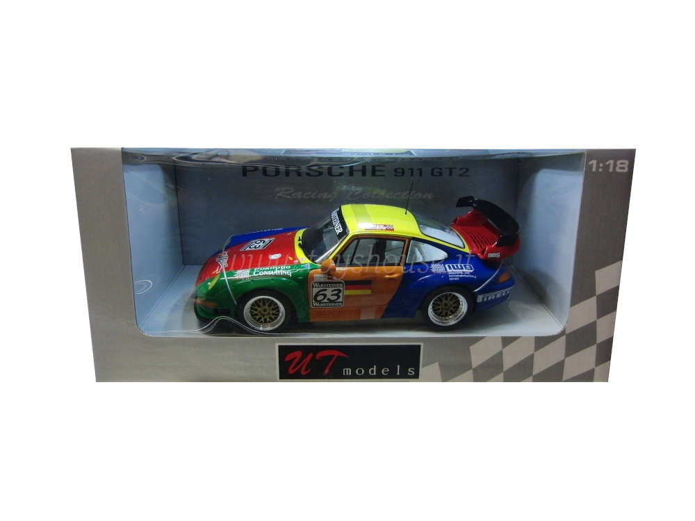 UT Models scala 1:18 articolo 39812 Porsche 911 GT2 IMSA - Muller