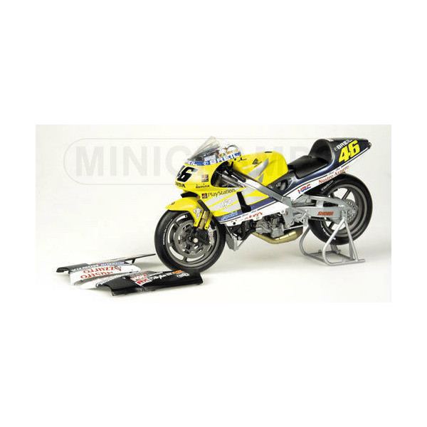 Minichamps 1:12 scale item 122 006146 Honda NSR 500 Valentino Rossi 2000 Nastro Azzurro