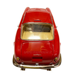 CMC 1:18 scale item M046 Ferrari 250 GT Berlinetta Passo Corto/SWB Street Version 1961