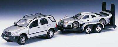 Maisto 1:24 scale item 32912 Show Haulers Series Mercedes Benz ML320 + Mercedes Benz CLK GTR