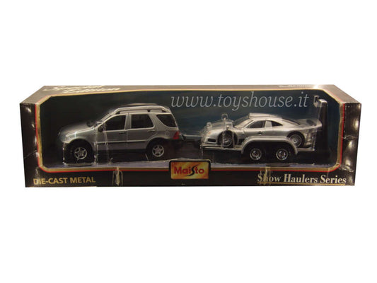 Maisto 1:24 scale item 32912 Show Haulers Series Mercedes Benz ML320 + Mercedes Benz CLK GTR