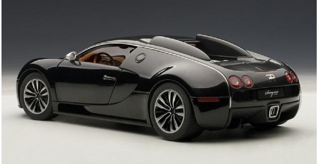 AUTOart scale 1:18 item 70961 Signature Collection Bugatti EB Veyron 16.4 Sang noir