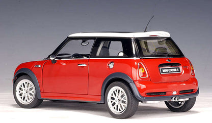 AUTOart scala 1:18 articolo 74846 Performance Collection Mini Cooper S R53 2003 con kit opzionale