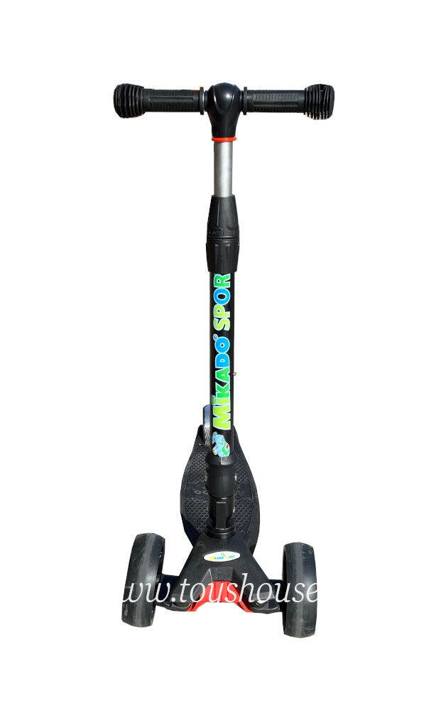 Mikado 3 Flashing Wheels Monopattino 3 Ruote con Sterzo Regolabile e Telaio in Alluminio peso massimo 60kg