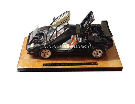 Bburago 1:18 scale item 3737 Exclusive Collection Lamborghini Countach Base Radica